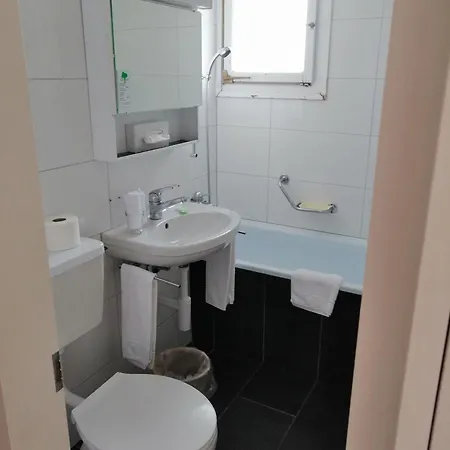 Hotel Residence Ξενοδοχείο Γκρίντελβαλντ